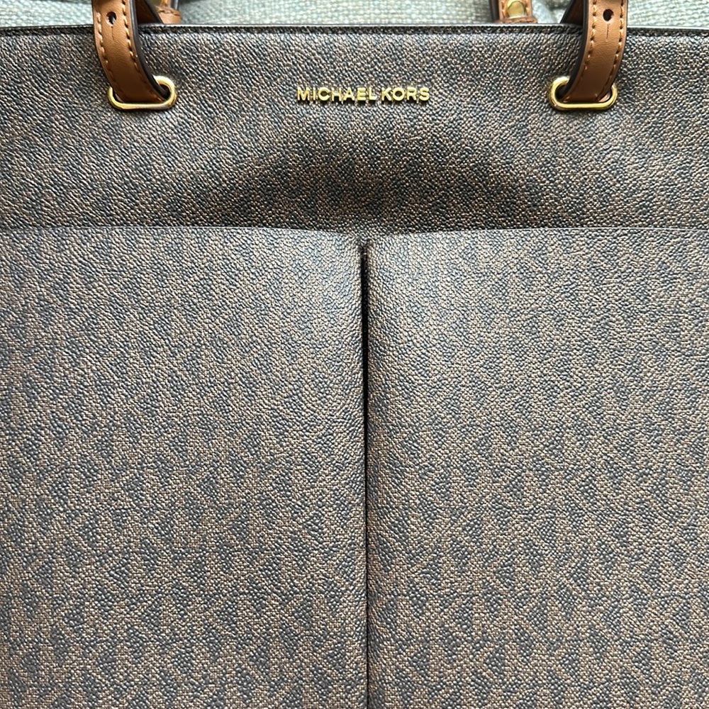 Michael Kors Pocket Tote - Picture 5 of 9